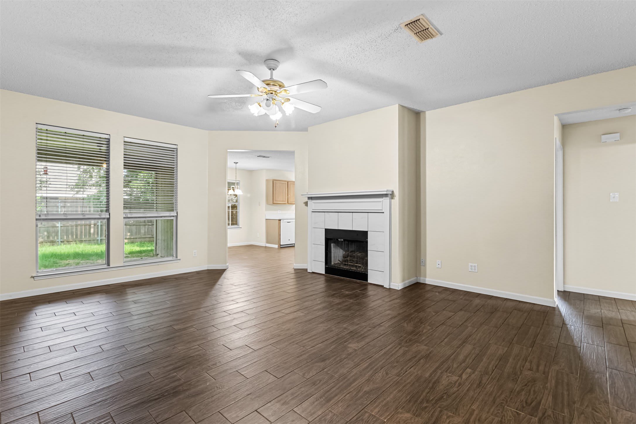 412 Dakota Drive – photo 3