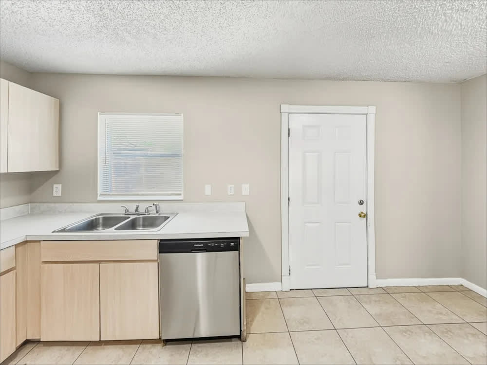 1532 S Washington Ave – photo 3