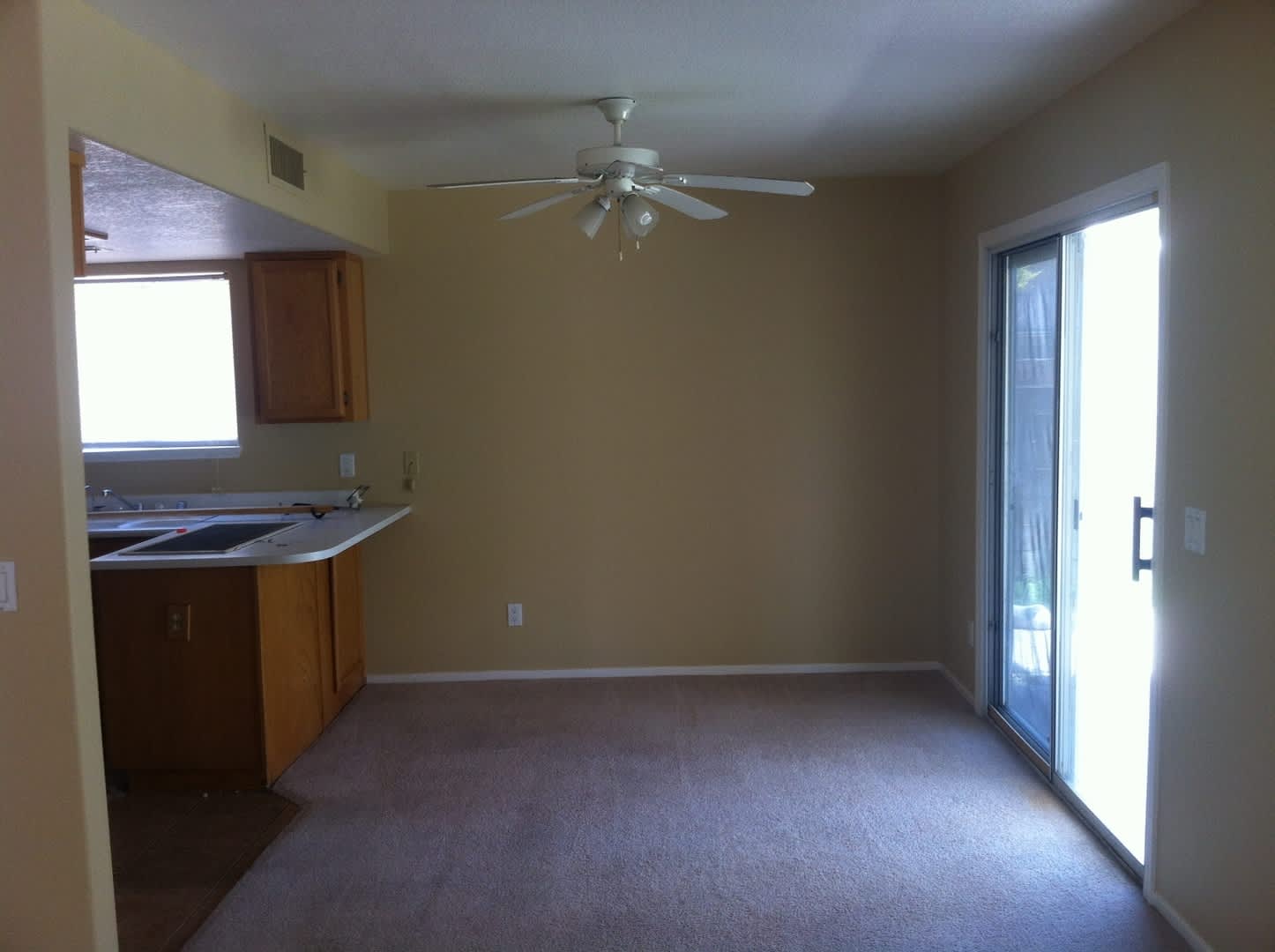 BEAUTIFUL 1,261 SQ FT, 2 STORY, 3BD, 2.5 BTH, 2 CAR GARAGE, LOCATED NEAR PARK, SHOPPING AND SCHOOLS. – photo 3