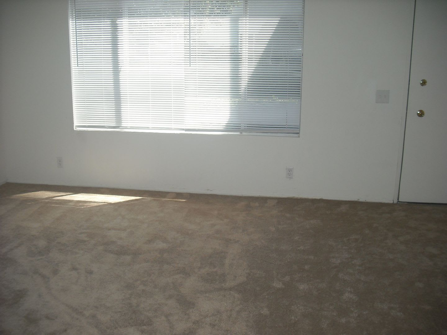 Spacious 2 Story 3 Bedroom Whalers Village Condominium Home – photo 2