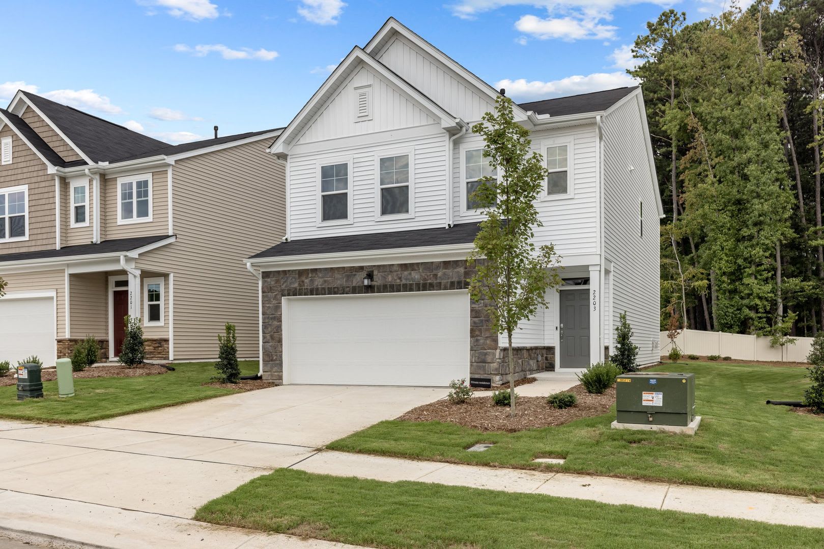 Gorgeous New Construction 3 Bed 2 Car Garage Premium Finishes Ss Appliances Gas Range Free Fiber Internet Pet Friendly – photo 1