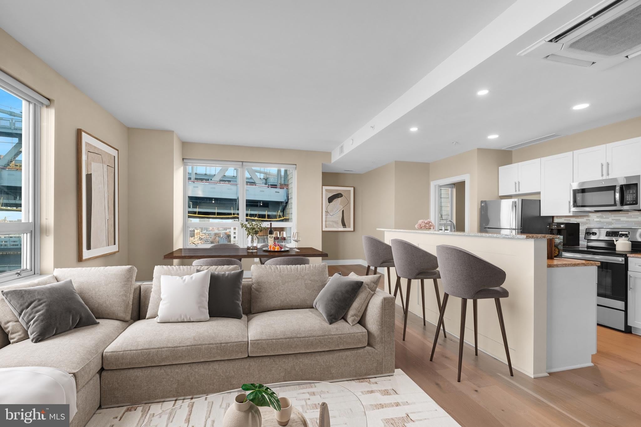235 N COLUMBUS Boulevard – photo 2