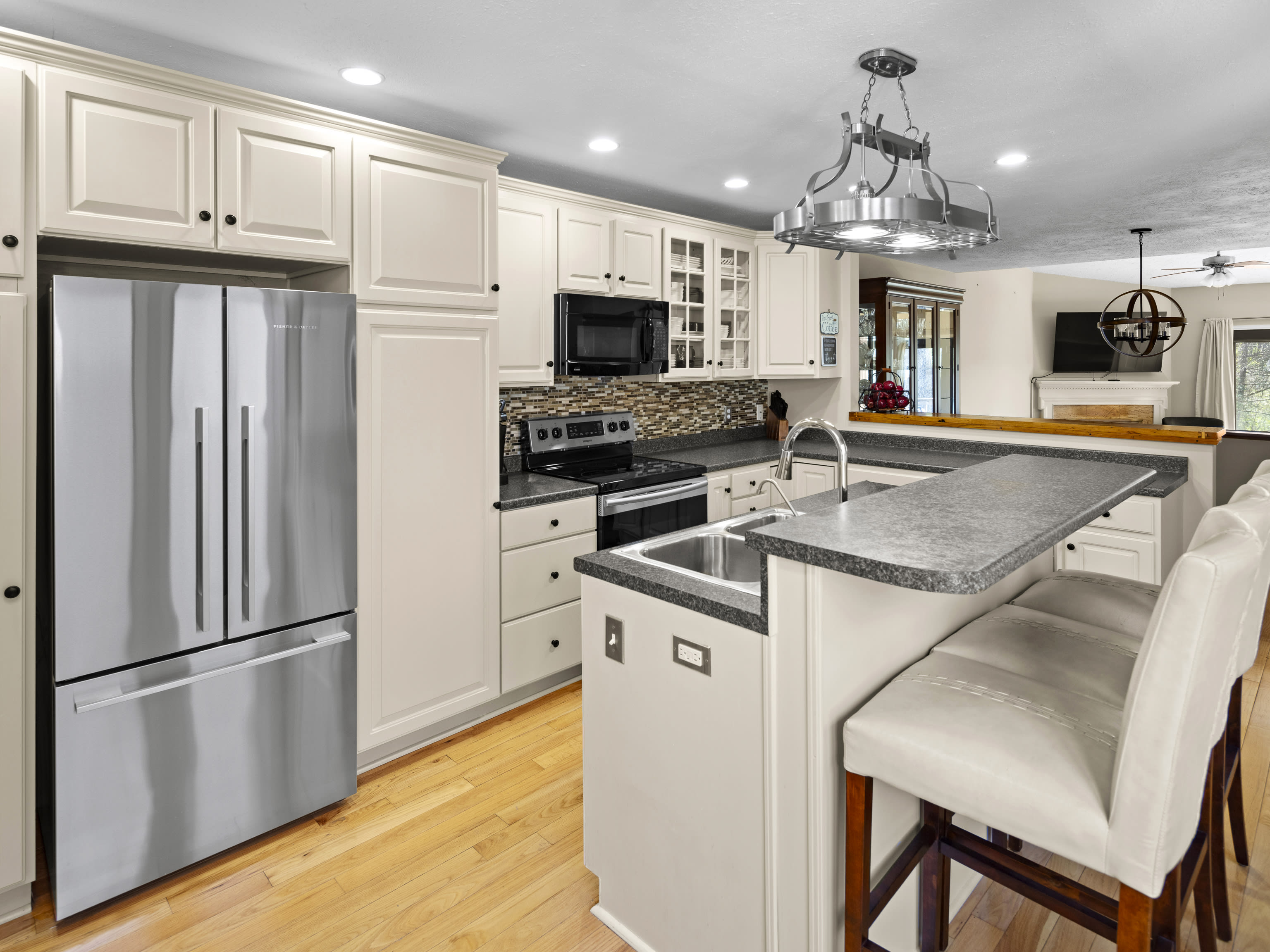 106 Clubwood Ct – photo 2