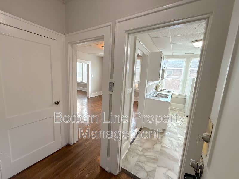 2100 E 7Th St 5 – photo 3
