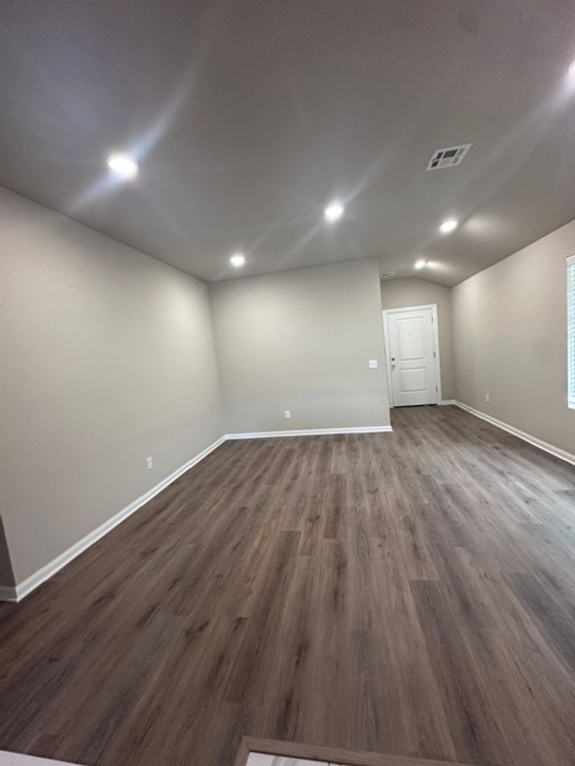 FIRST MONTH FREE! NEW HOME! – photo 4