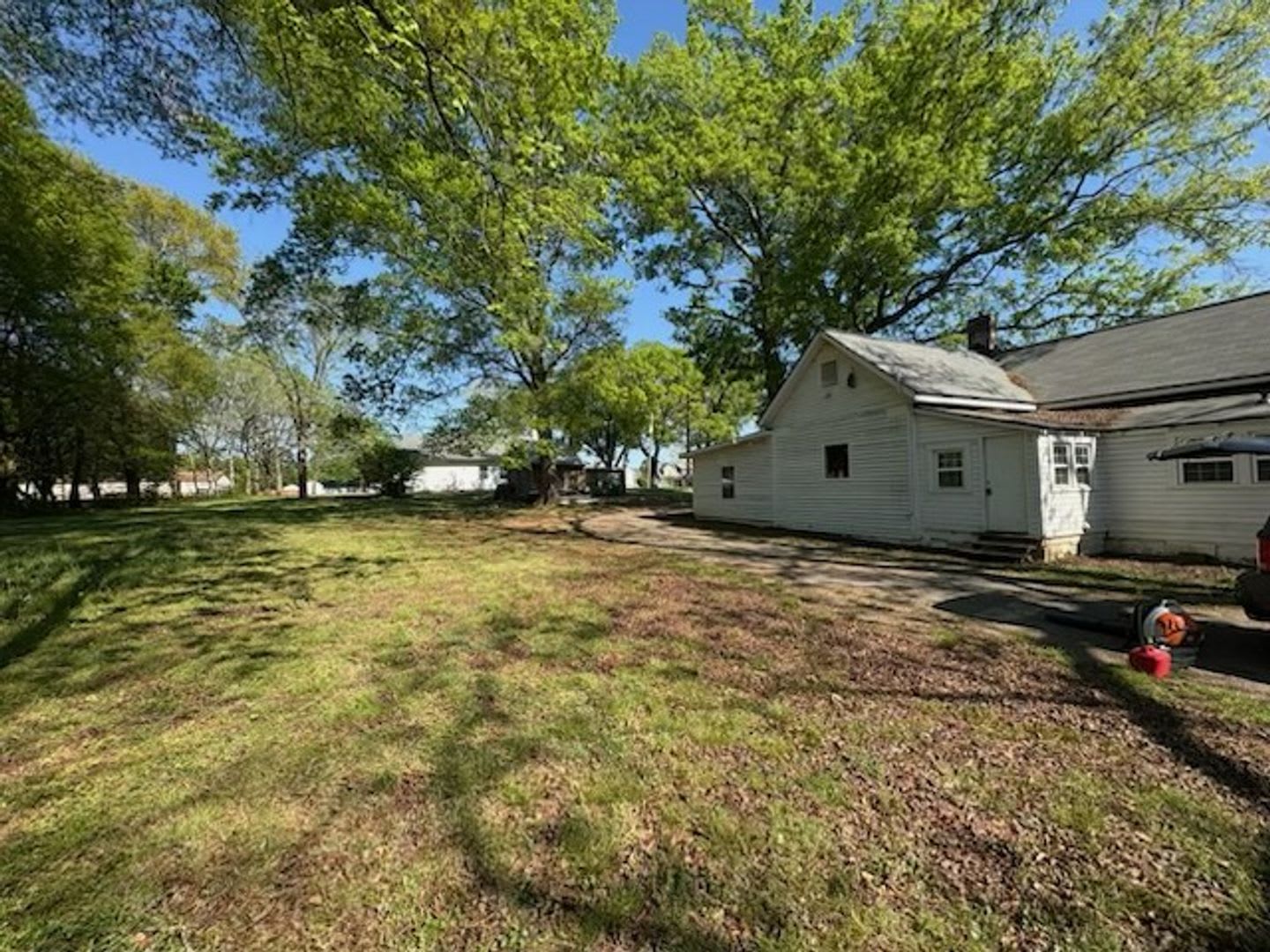 Charming 3 Bedroom 2 Bath Renovated Ranch Home – photo 2