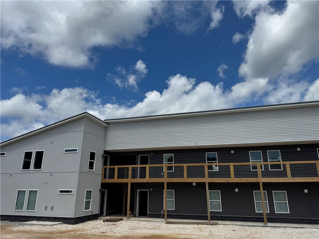 2301 N Center – photo 1