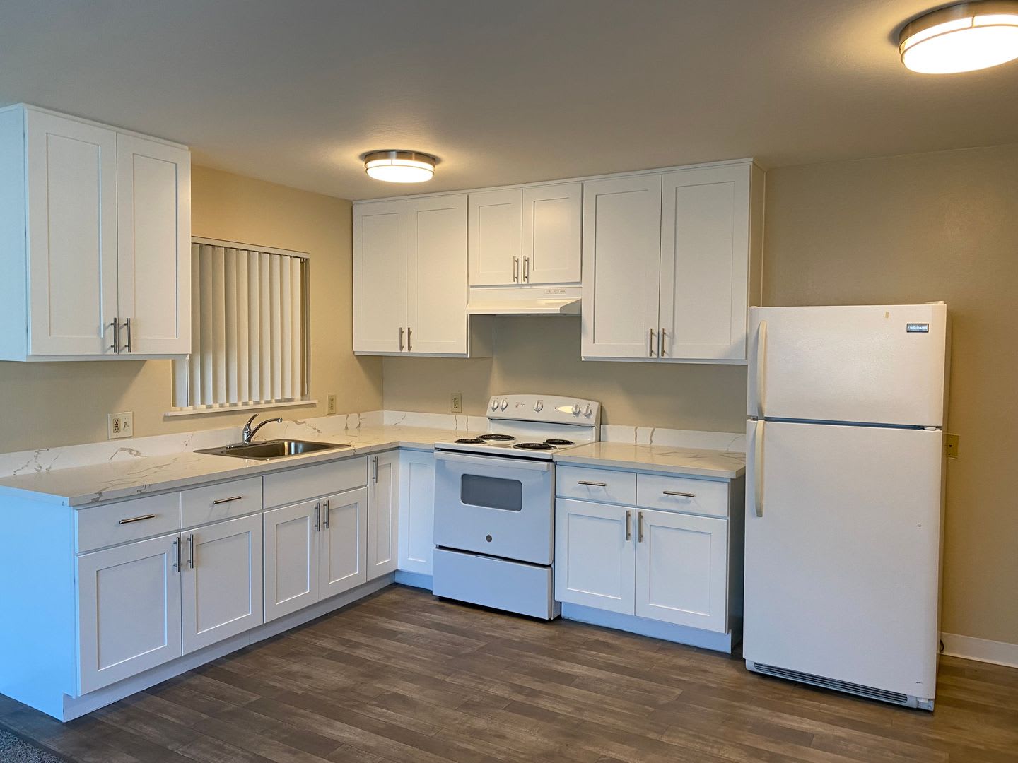 Remodeled 1 bed 1 bath apartment available now – photo 3