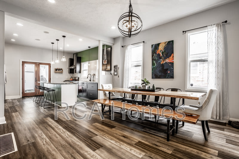 1547 Hoyt Avenue – photo 2