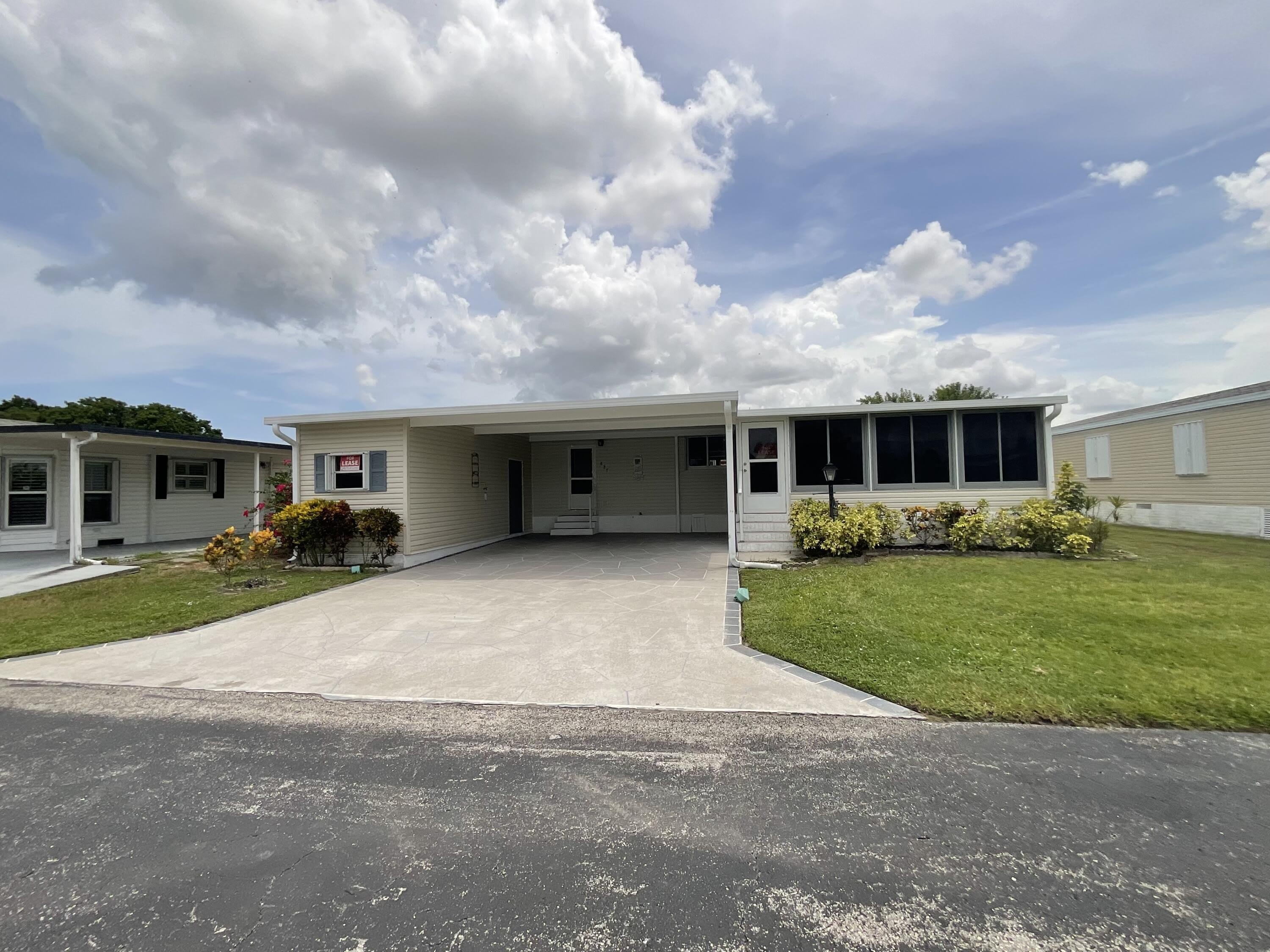 827 Sunglow Street – photo 1