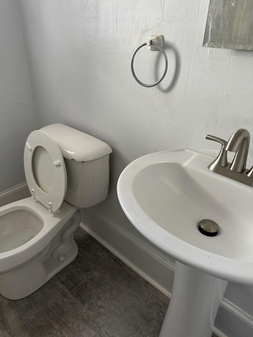 Two bedroom/one bath house near ECU – photo 5