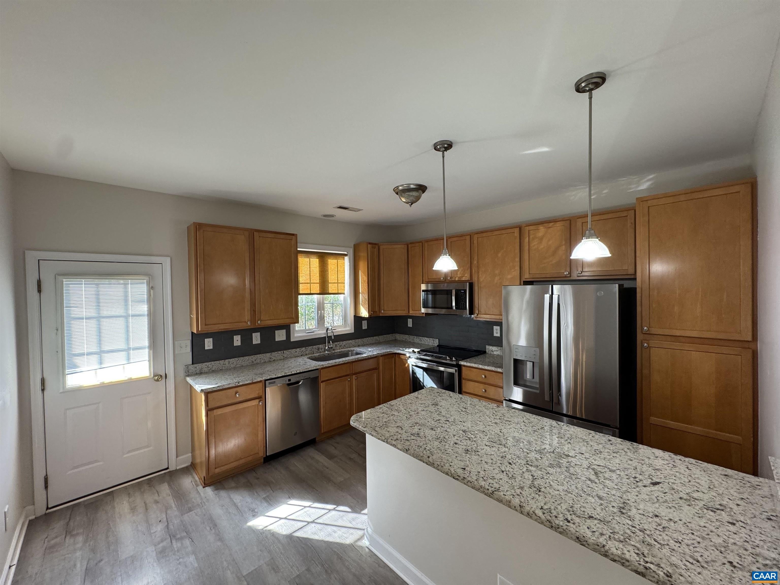 5426 HILL TOP ST – photo 3