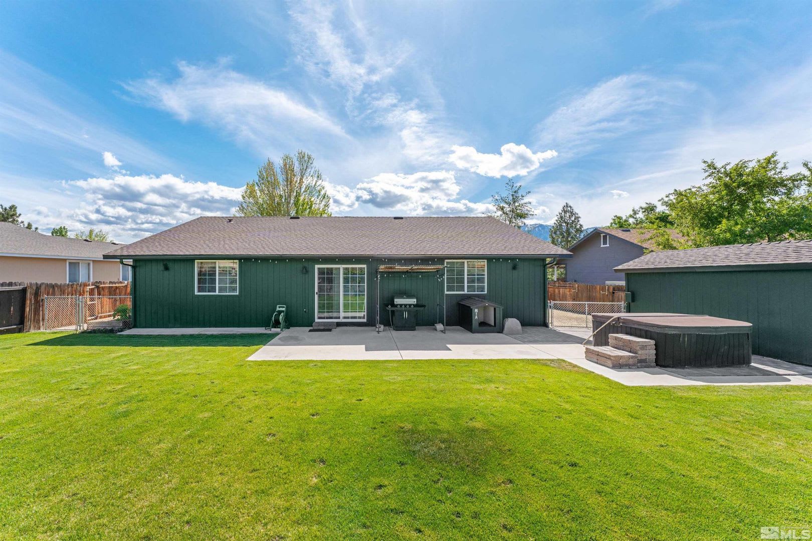 Rare 2016 sf home – photo 3
