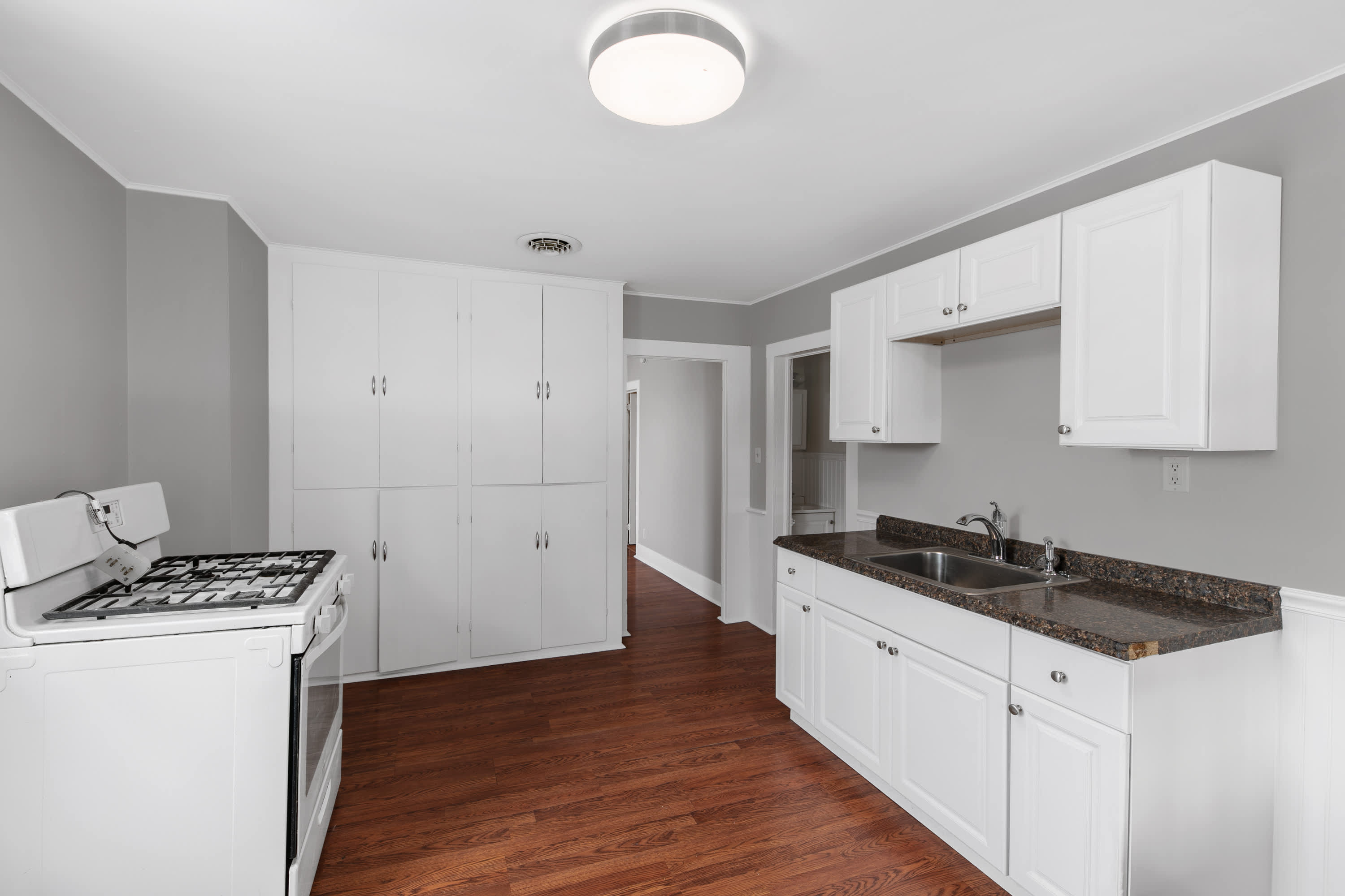 34-36 Malta Avenue – photo 3