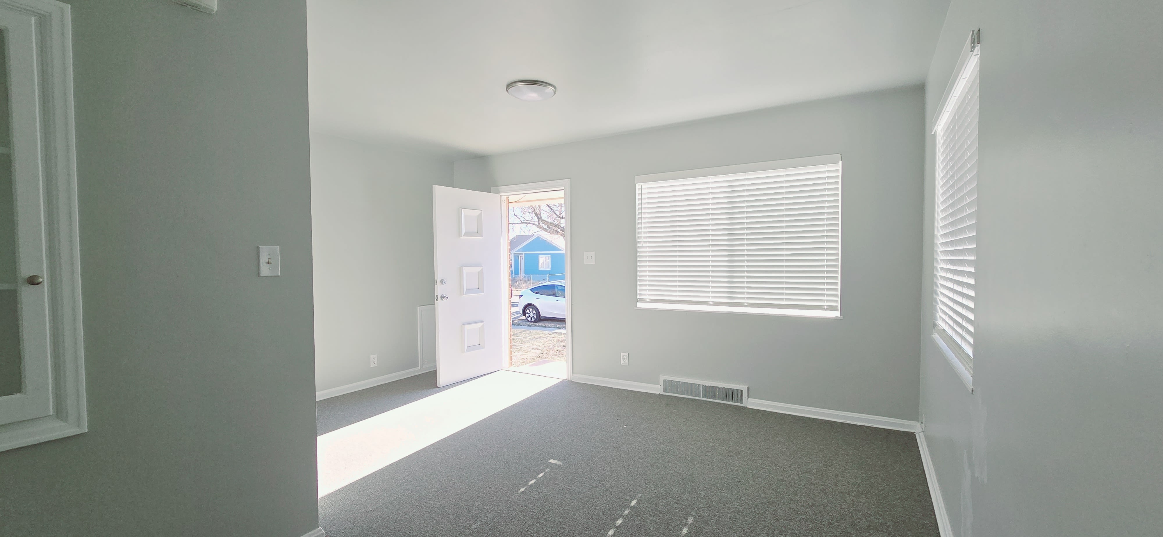 1388 Glenrose Dr S – photo 2