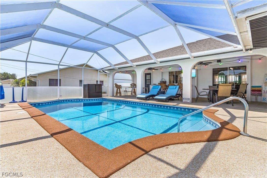 428 SW 37th Street – photo 1