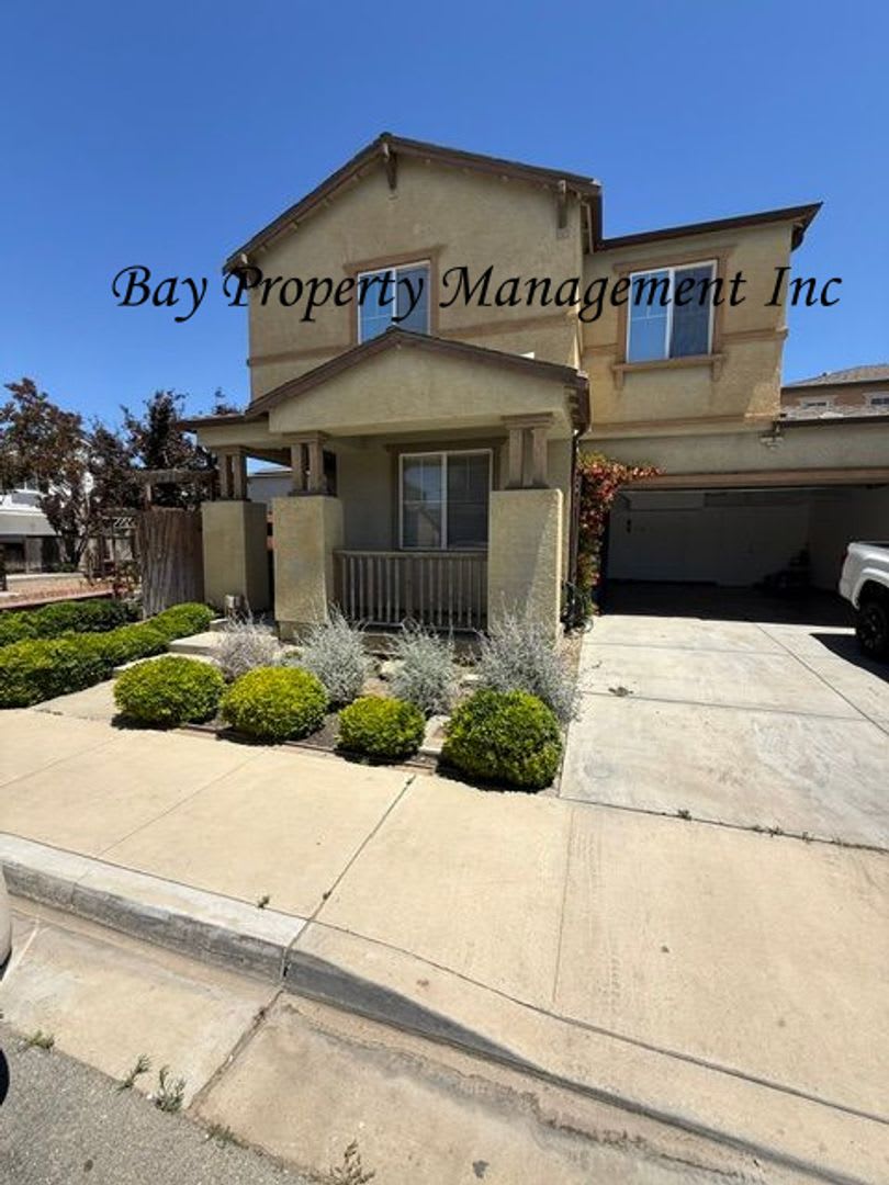 Move In Special 500 Off The First Month S Rent On A 1 Year Lease Beautiful 2 Story Home Next To The Park – photo 2