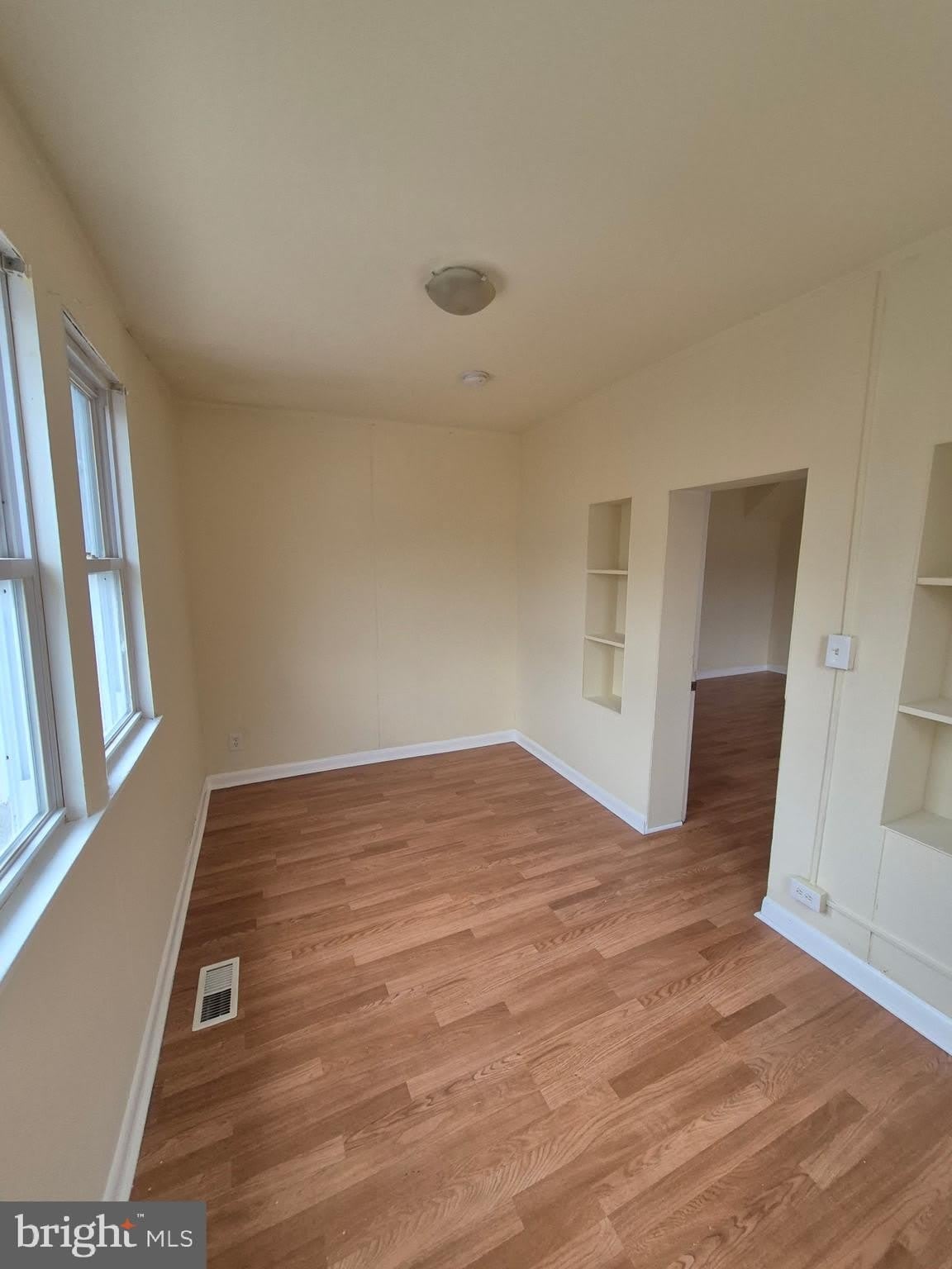 1245 Empire Avenue – photo 3