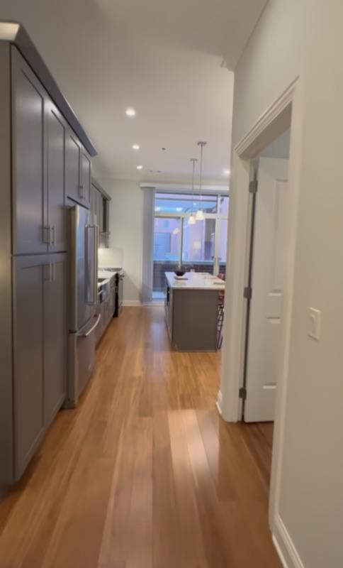 1052 W Monroe – photo 3