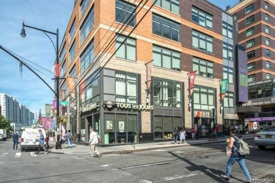39-16 Prince Street – photo 3