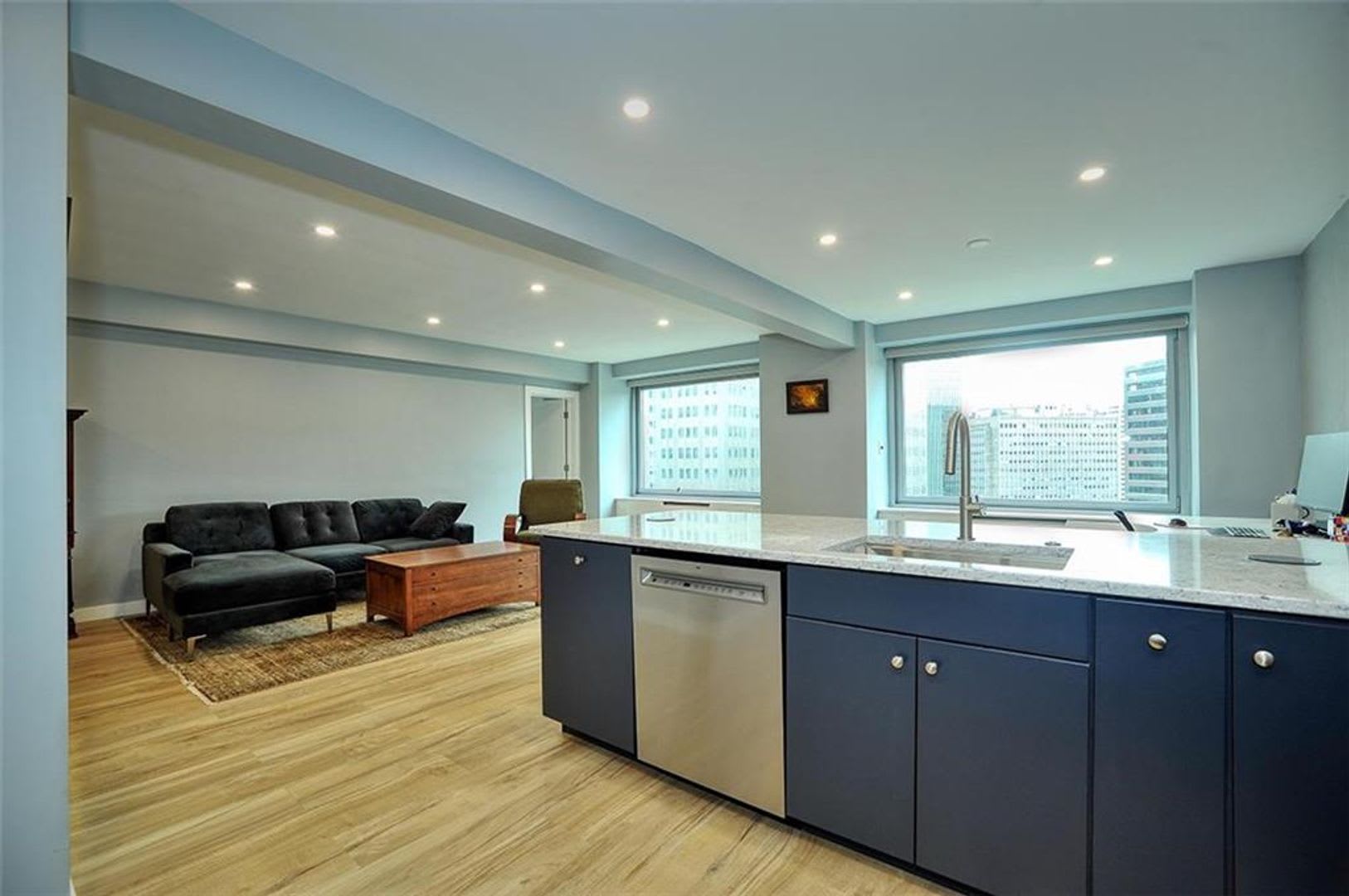 Ready Now! Stunning 12th-Floor Condo with Incredible City Views! – photo 3