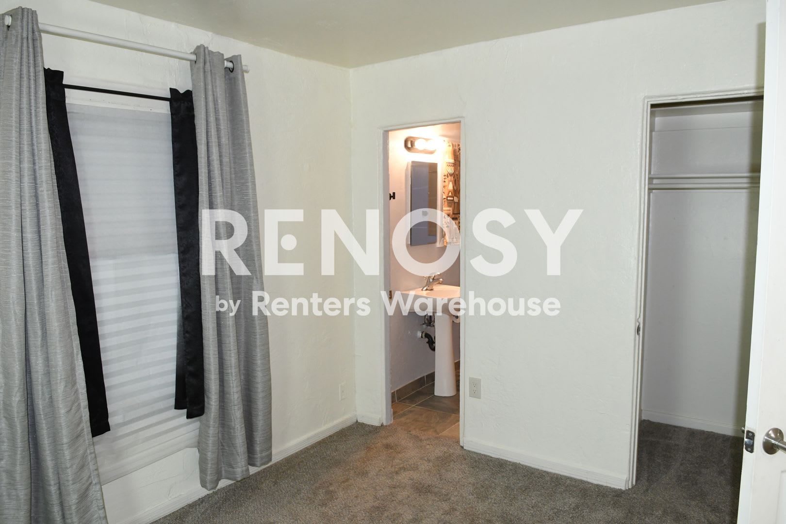 Ideal 1 Br 1 Ba Single Family Home Near 24th St and Washington in Phoenix – photo 3