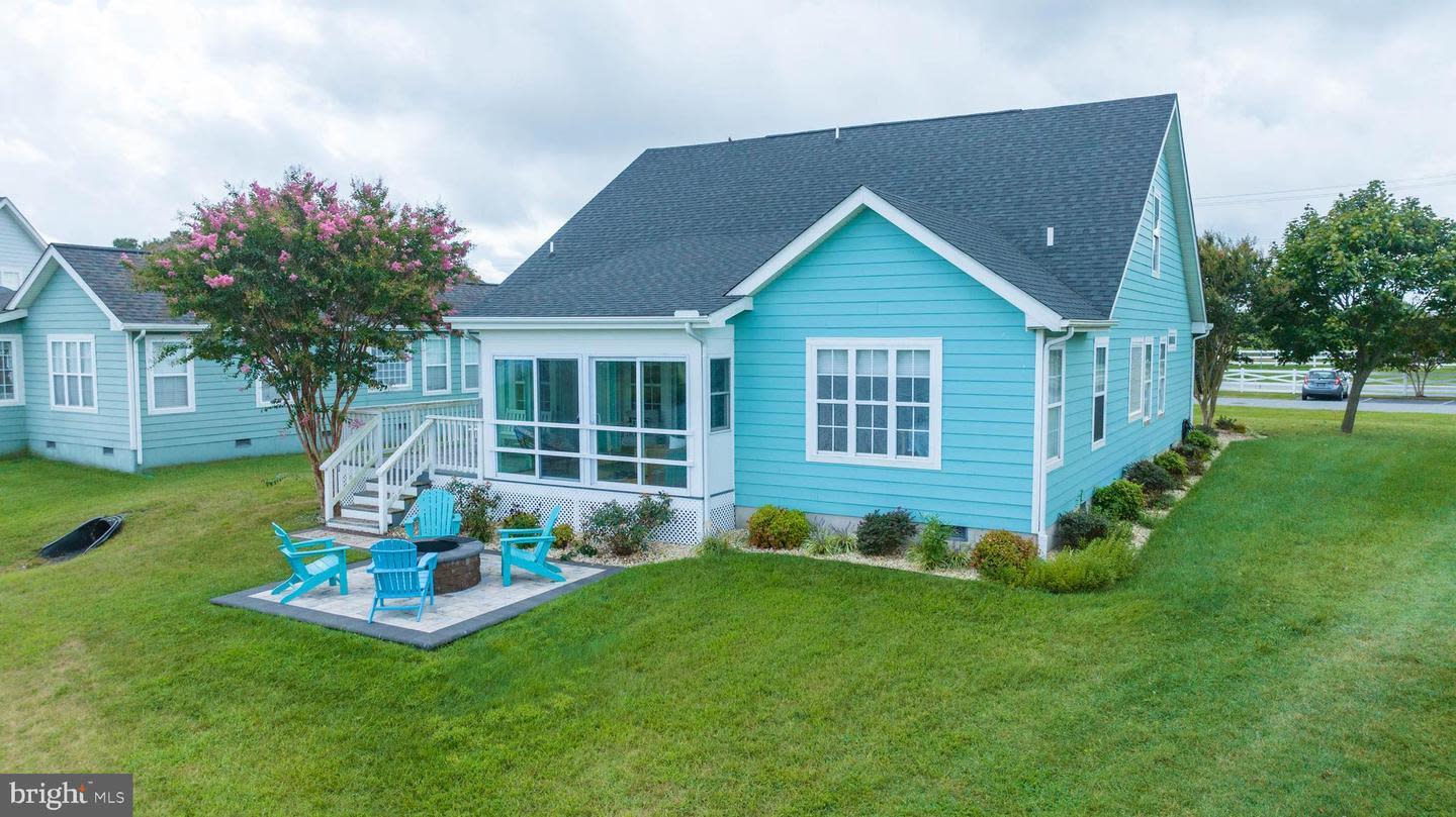 298 Lakeside Drive – photo 2