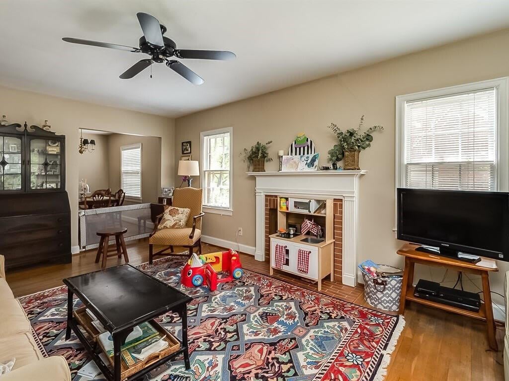 217 Romany Road – photo 2