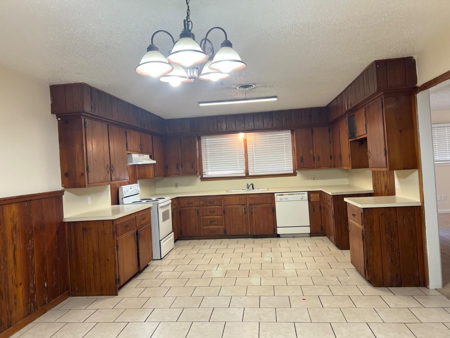 4405 48Th Street – photo 3