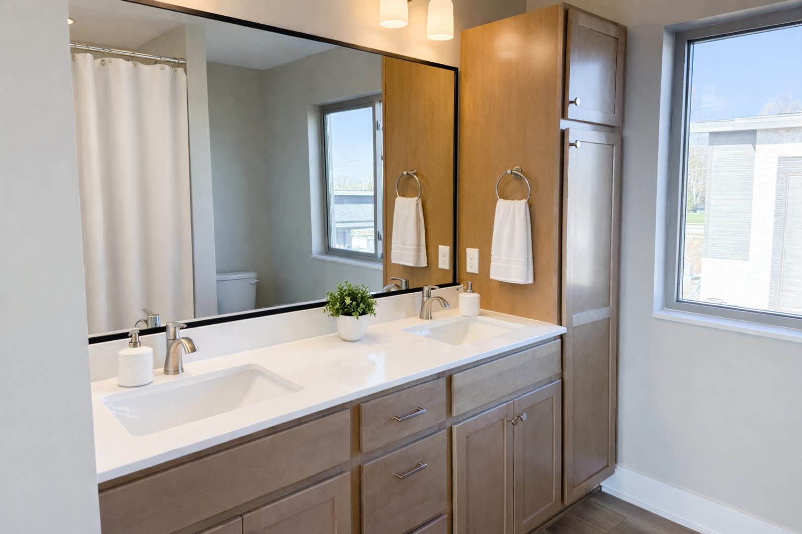 Brand New Three Bedroom Ames Townhome with first month free! – photo 5