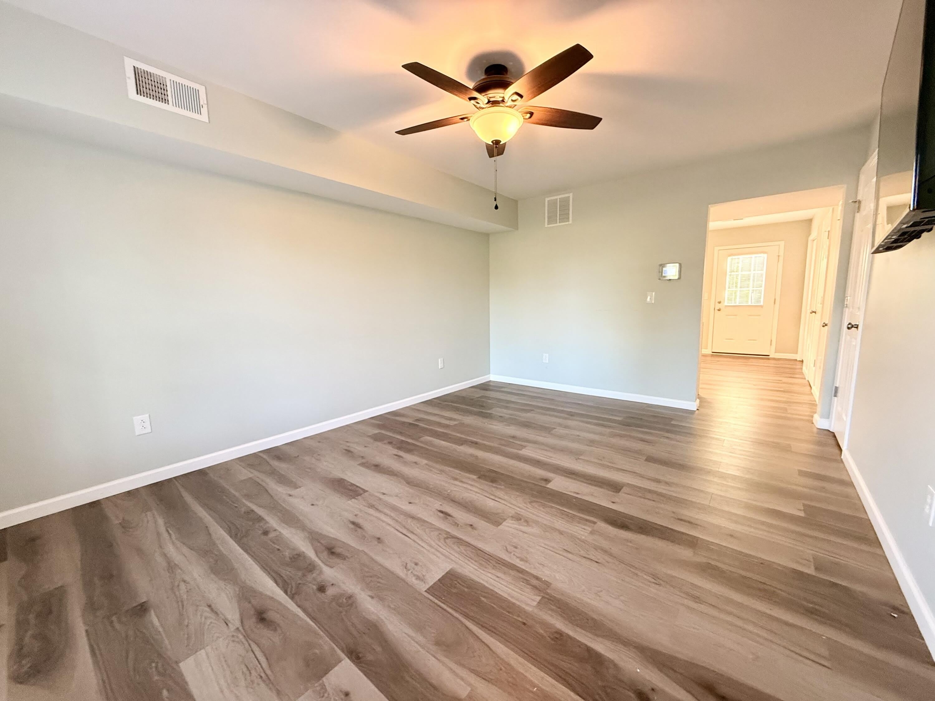 250-264 Hycliff Street – photo 2
