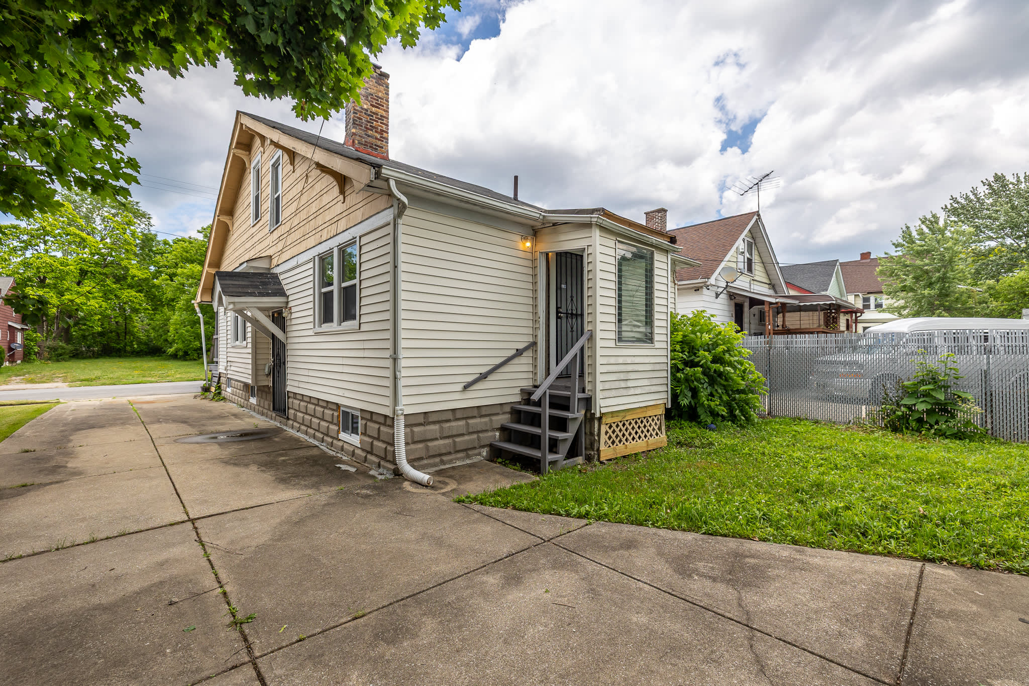 14414 Glendale Ave – photo 3