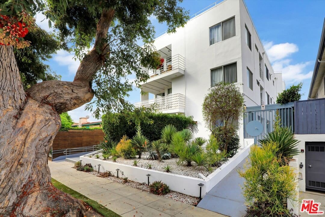 842 11Th St – photo 3