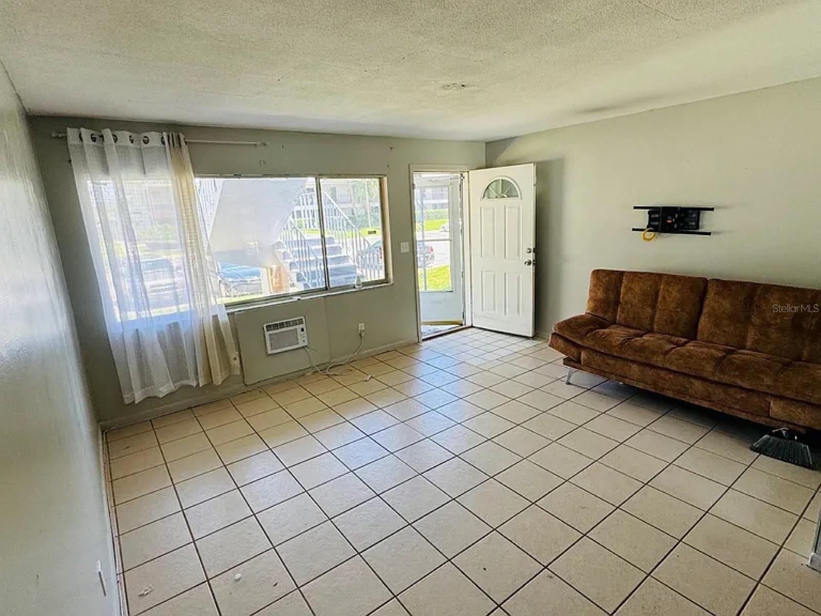 2353 SHELLEY Street – photo 4