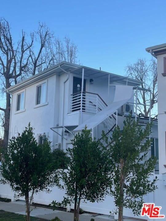 15524 Sylvan St – photo 1