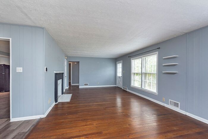 5875 North Keystone Avenue – photo 4