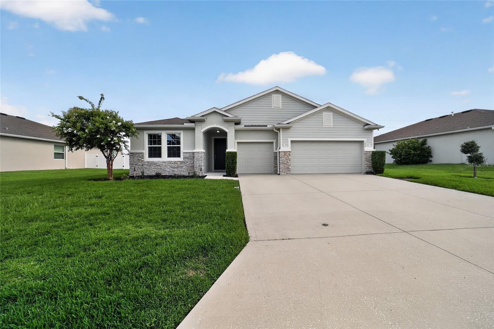 4572 SW 65TH Place – photo 2