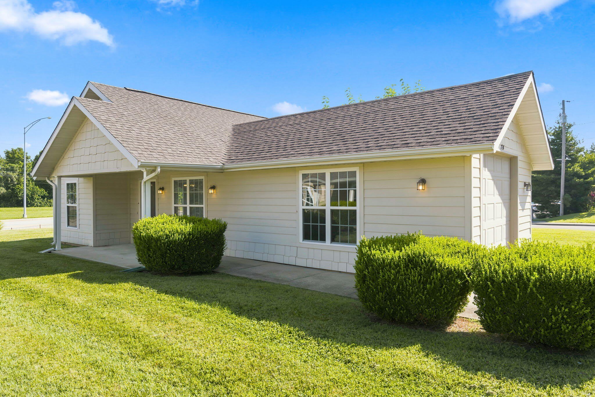726 E Sunset Street – photo 1