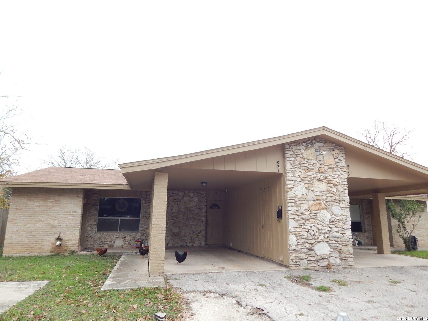 921 Eikel St – photo 2