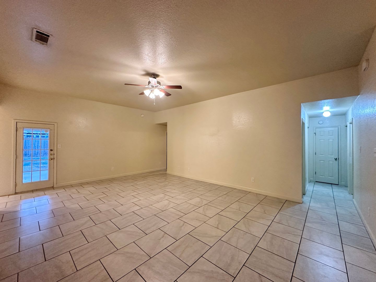 Price Drop + $250 Off 1st Month! Small Pets Accepted! – photo 3
