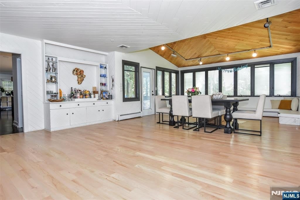 388 Carriage Lane – photo 3