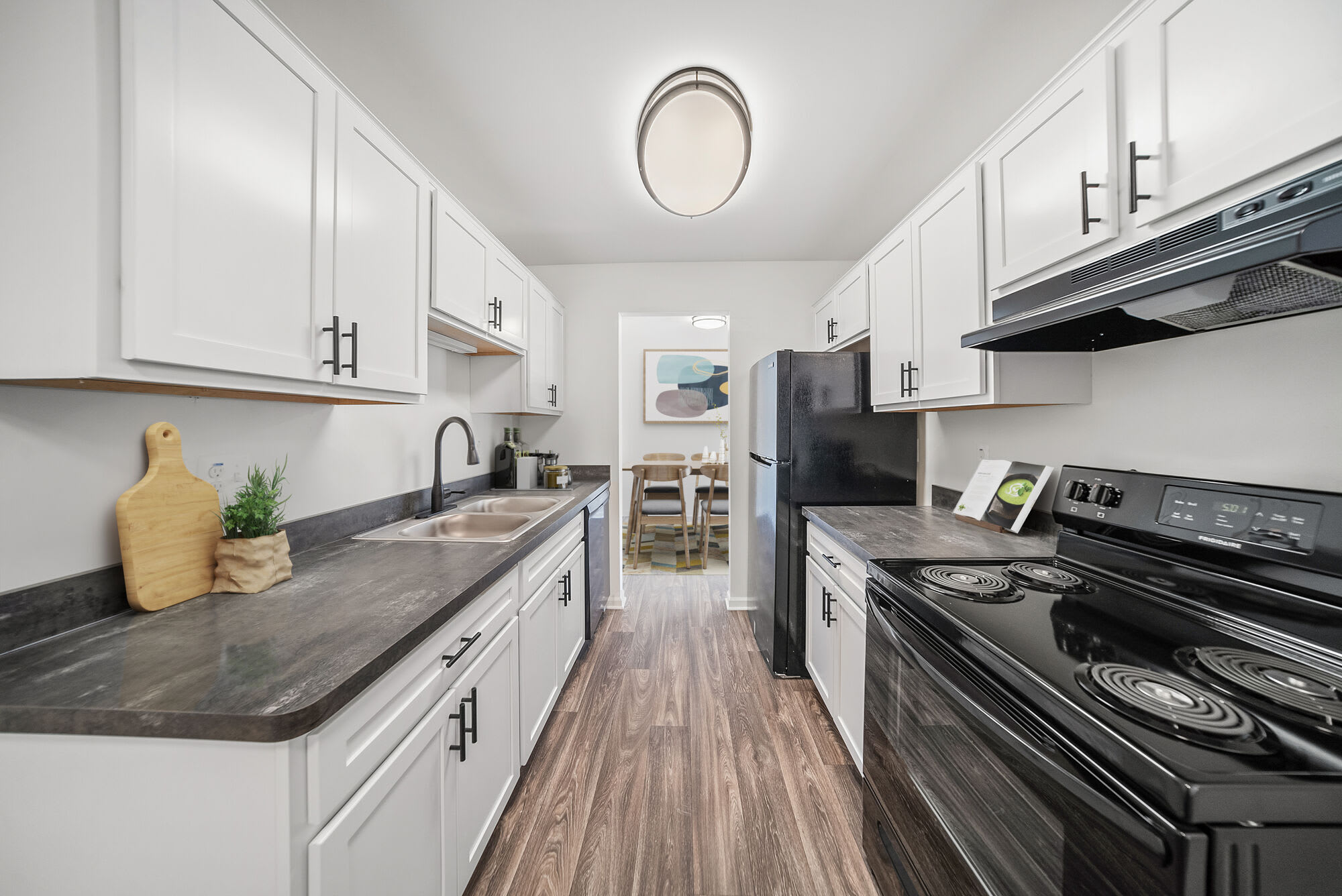 Sutton Place – photo 1