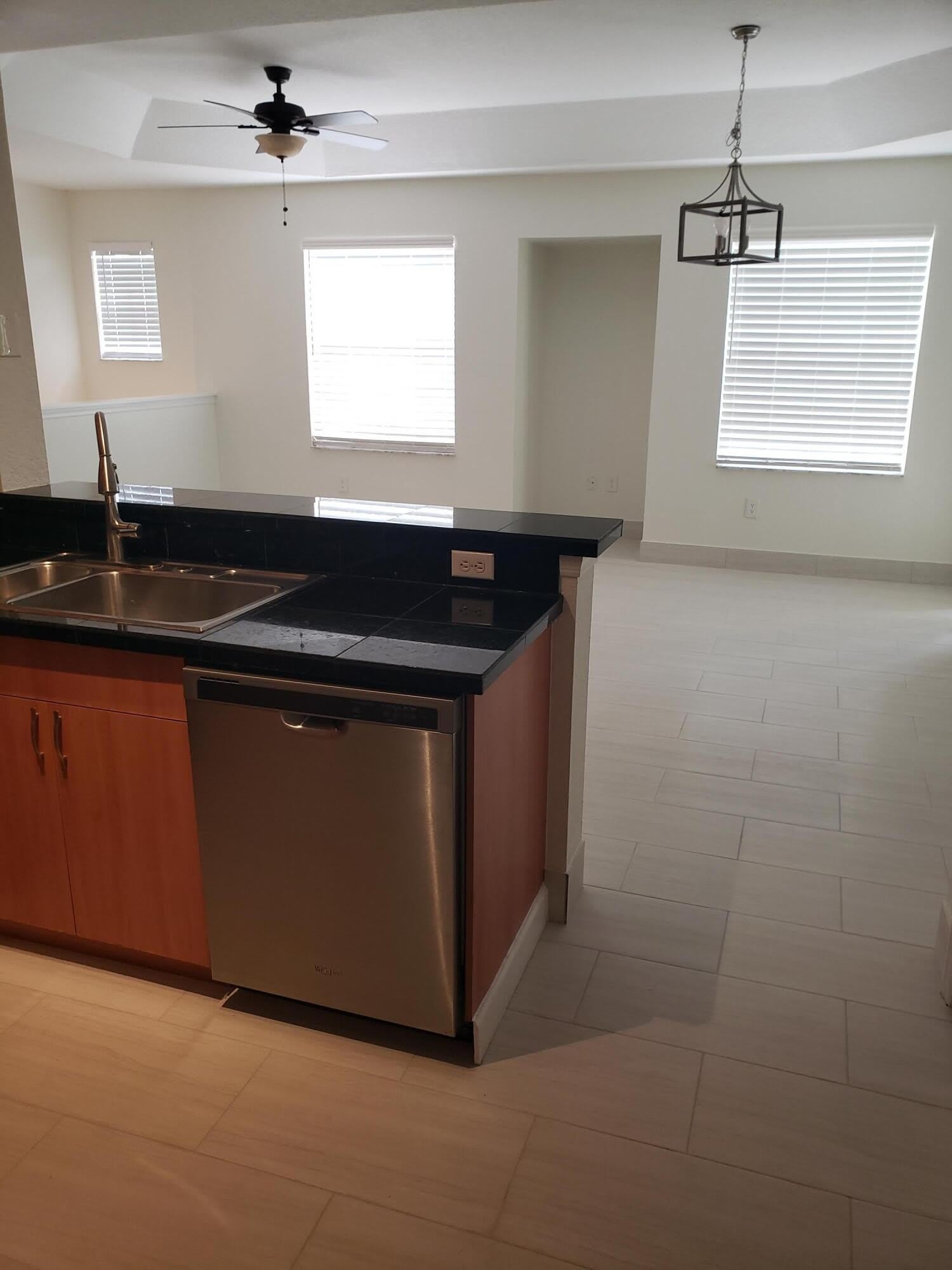 1101 BELMONT Place – photo 4