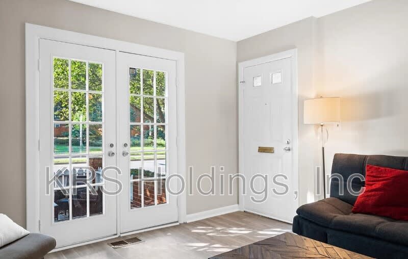 2515 Walter Reed Dr. – photo 5
