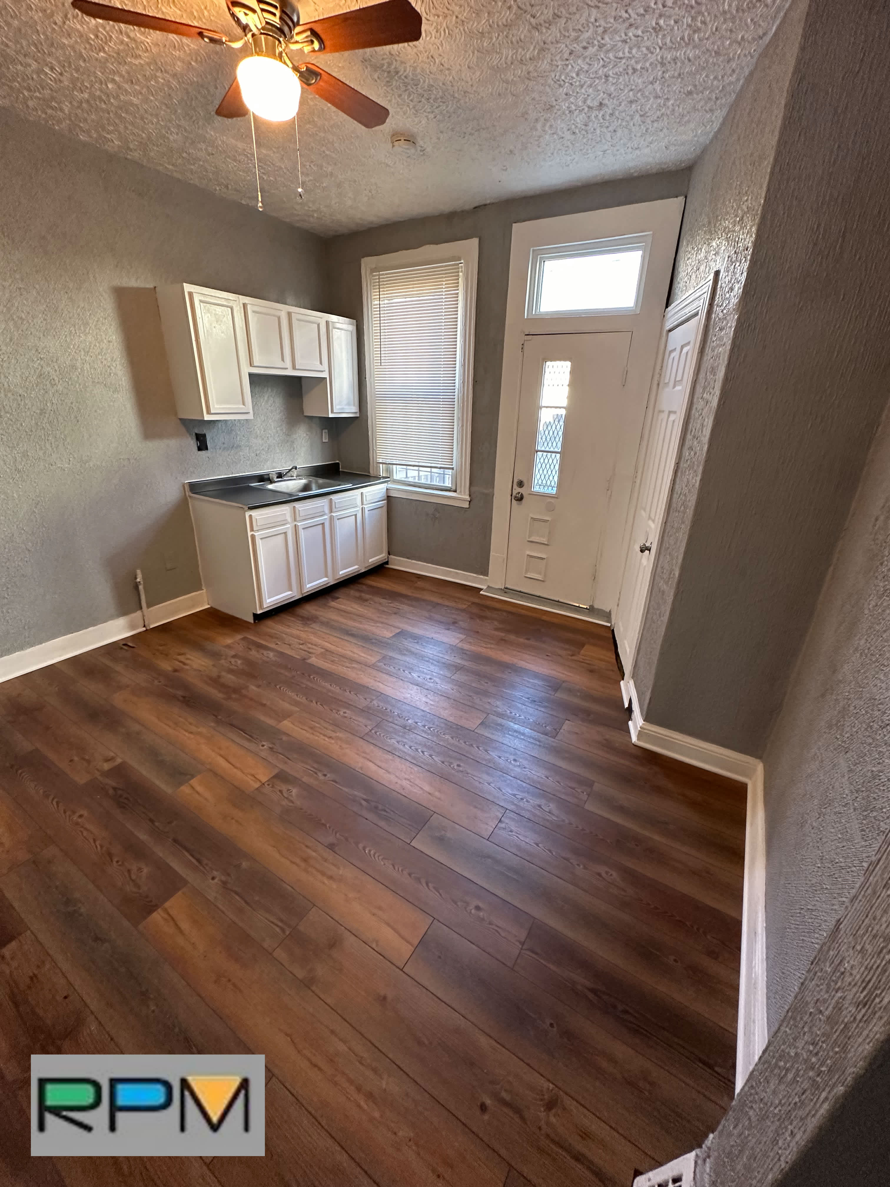 2712 Baker St – photo 5