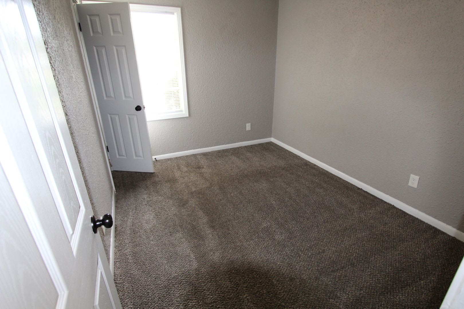 Charming Home With 3 Beds 1 Bath Near To Fuller State Park – photo 3