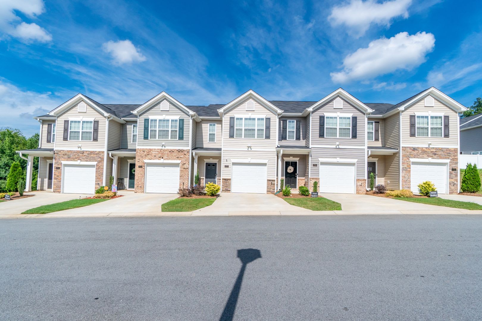 Townhome in a great location! – photo 2