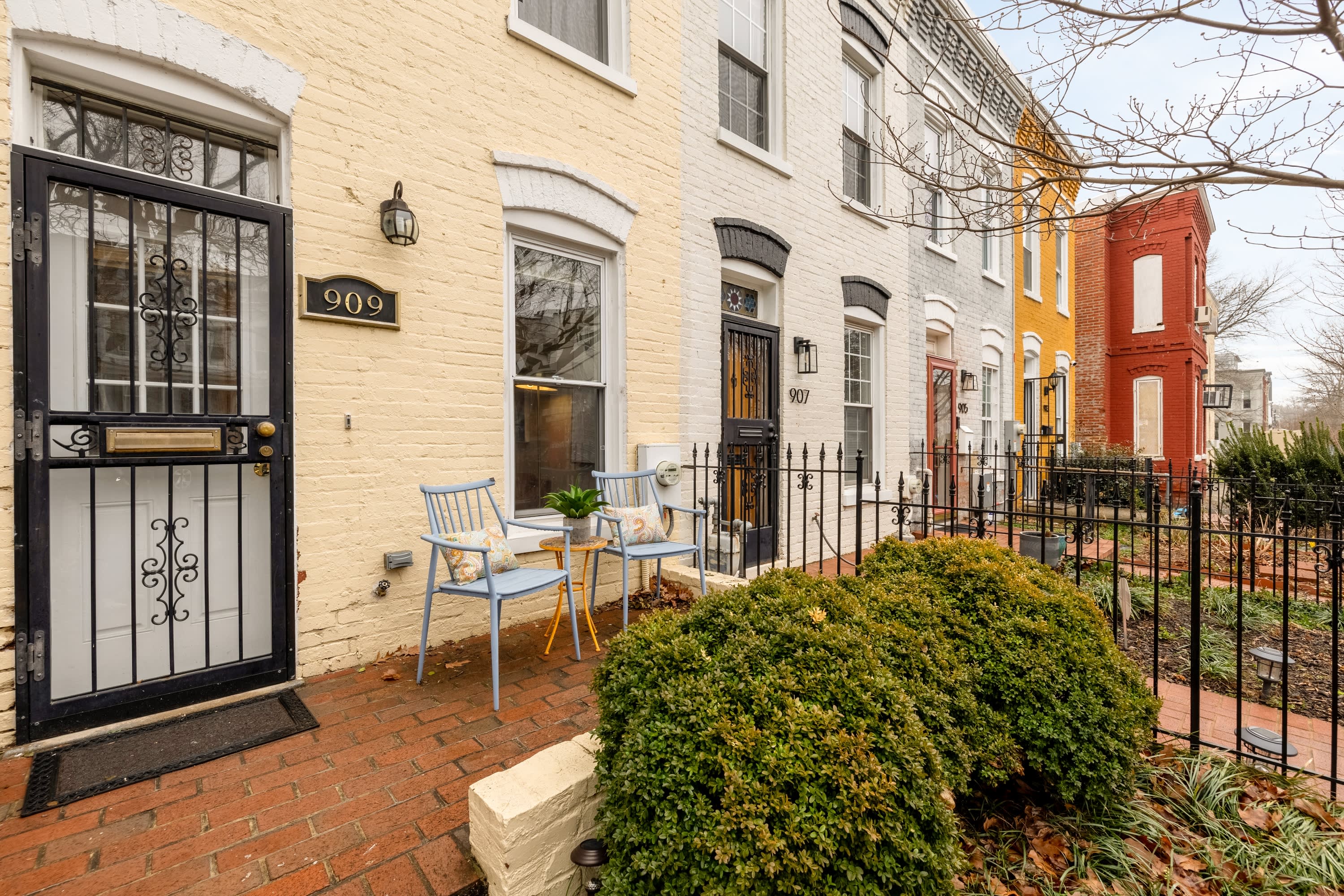 909 8th Street Northeast – photo 2