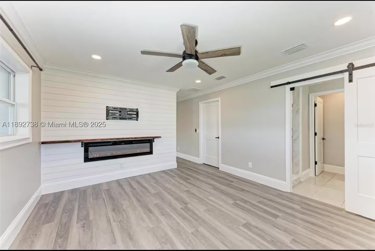 9675 SW Anchor Dr – photo 4