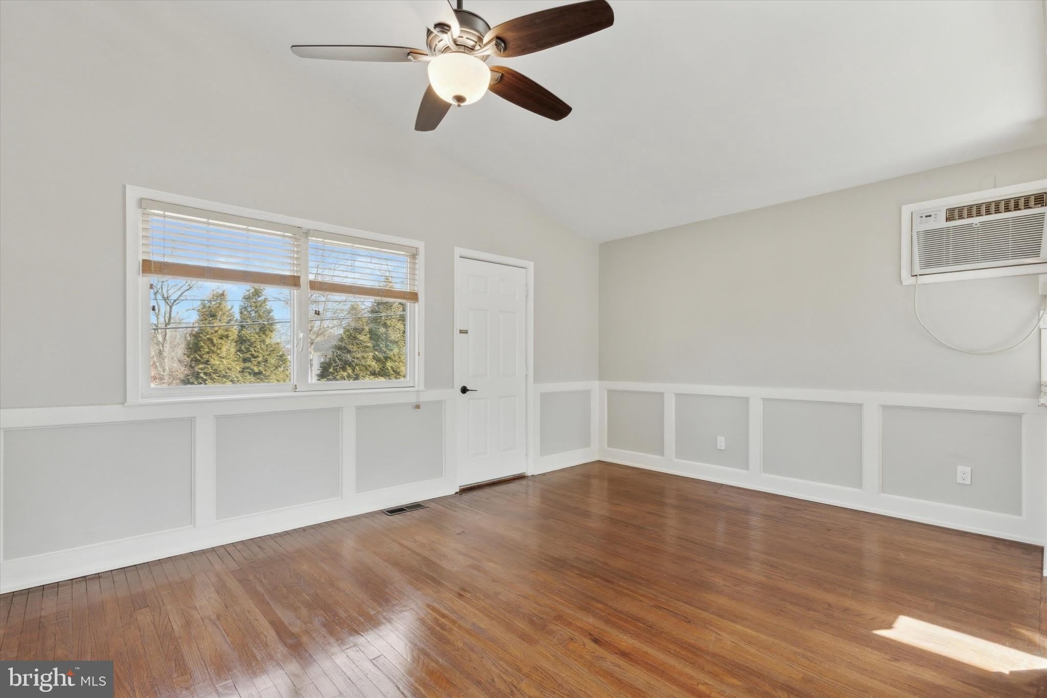 1633 PULASKI Drive – photo 4